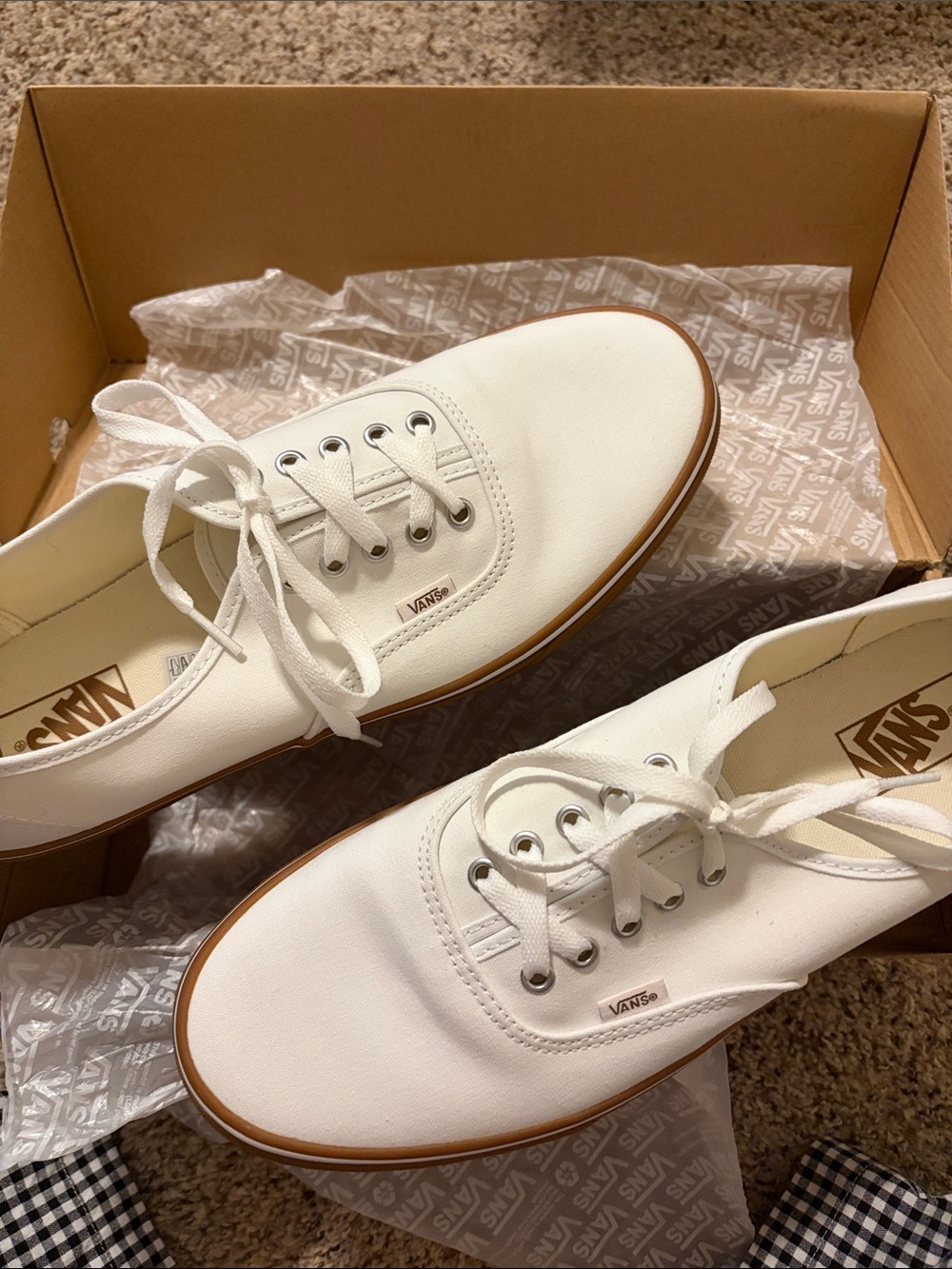 Vans White Canvas Low-Top Sneakers with Gum Sole - Picture 3 of 7